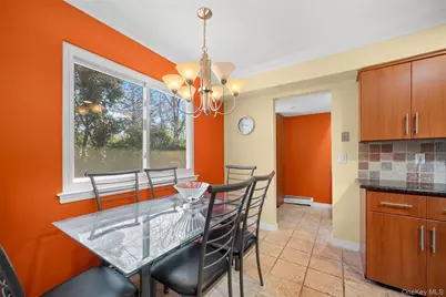 8 Cathy Lane, Great Neck, NY 11024 - Photo 15
