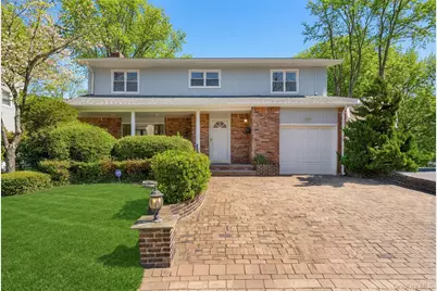 8 Cathy Lane, Great Neck, NY 11024 - Photo 1
