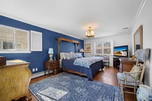8 Cathy Ln, Great Neck, NY 11024 - Photo 21