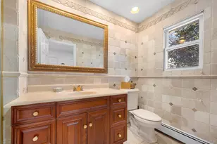 8 Cathy Ln, Great Neck, NY 11024 - Photo 25