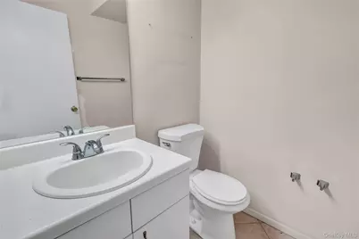 15 Doral Lane, Bay Shore, NY 11706 - Photo 7