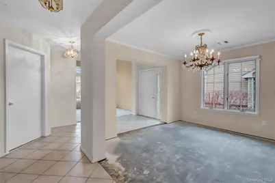 15 Doral Lane, Bay Shore, NY 11706 - Photo 5