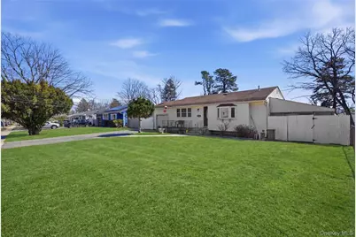 332 Half Mile Road, Central Islip, NY 11722 - Photo 3