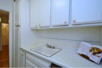 260 Garth Road #4A5, Scarsdale, NY 10583 - Photo 13