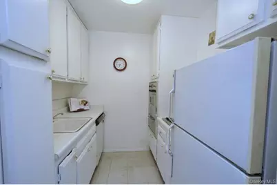 260 Garth Road #4A5, Scarsdale, NY 10583 - Photo 11