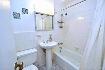 260 Garth Road #4A5, Scarsdale, NY 10583 - Photo 17