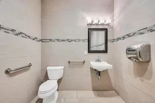 105-31 150th St, Jamaica, NY 11435 - Photo 19