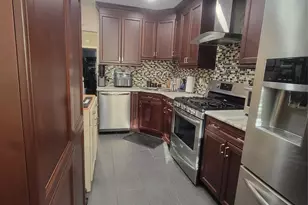 114-09 204th St, Saint Albans, NY 11412 - Photo 9