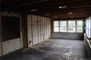 1354 Manor Ln, Bay Shore, NY 11706 - Photo 11