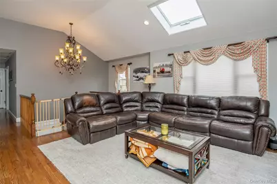 69 Thomas Avenue, Bethpage, NY 11714 - Photo 7