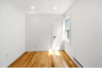 4135 Murdock Avenue, Bronx, NY 10466 - Photo 19
