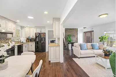 357 Gates Avenue, East Meadow, NY 11554 - Photo 17