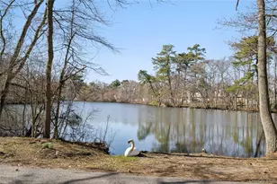 44 Archie Pl, West Islip, NY 11795 - Photo 23