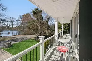 44 Archie Pl, West Islip, NY 11795 - Photo 21