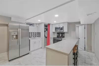 231 W Woodside Avenue, Patchogue, NY 11772 - Photo 17