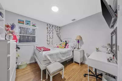 231 W Woodside Avenue, Patchogue, NY 11772 - Photo 11