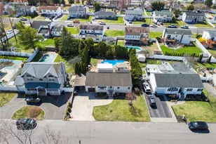 32 46th St, Islip, NY 11751 - Photo 35