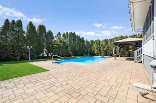 32 46th St, Islip, NY 11751 - Photo 31