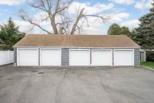 966 Tyrus Ct, Merrick, NY 11566 - Photo 3