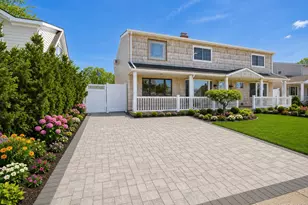25 Cobalt Ln, Westbury, NY 11590 - Photo 3