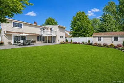 25 Cobalt Lane, Westbury, NY 11590 - Photo 27