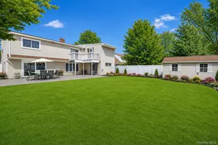 25 Cobalt Ln, Westbury, NY 11590 - Photo 27