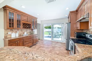 25 Cobalt Ln, Westbury, NY 11590 - Photo 15