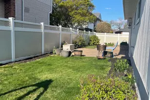 341 Green Ct, Oceanside, NY 11572 - Photo 23
