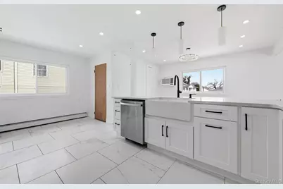 341 Green Court, Oceanside, NY 11572 - Photo 3