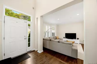 38 Ovation Court, White Plains, NY 10603 - Photo 3