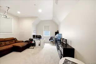 38 Ovation Ct, White Plains, NY 10603 - Photo 23