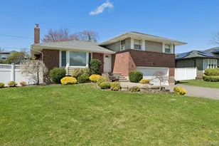 15 Wayland Rd, Plainview, NY 11803 - Photo 3