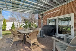 15 Wayland Rd, Plainview, NY 11803 - Photo 31