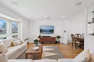 15 Wayland Rd, Plainview, NY 11803 - Photo 5