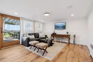 15 Wayland Rd, Plainview, NY 11803 - Photo 9