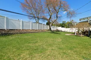 15 Wayland Rd, Plainview, NY 11803 - Photo 35