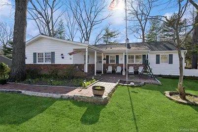 32 Derby Place, Smithtown, NY 11787 - Photo 1