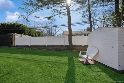 32 Derby Place, Smithtown, NY 11787 - Photo 25
