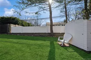 32 Derby Pl, Smithtown, NY 11787 - Photo 25