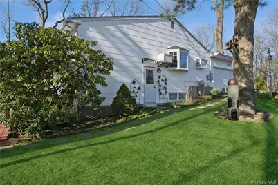 32 Derby Place, Smithtown, NY 11787 - Photo 21