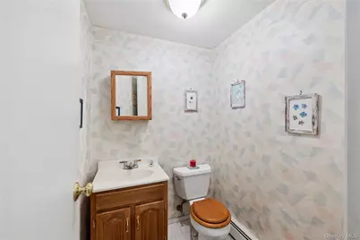 32 Derby Place, Smithtown, NY 11787 - Photo 19