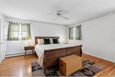 32 Derby Place, Smithtown, NY 11787 - Photo 15