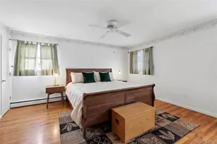 32 Derby Pl, Smithtown, NY 11787 - Photo 15