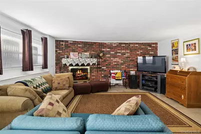 32 Derby Place, Smithtown, NY 11787 - Photo 5