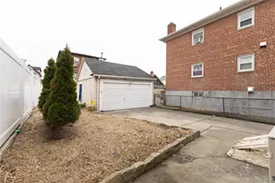 61-17 165th St, Fresh Meadows, NY 11365 - Photo 35