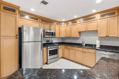 41 Doral Lane #41, Bay Shore, NY 11706 - Photo 3