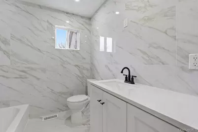 86 Moffitt Boulevard, Islip, NY 11751 - Photo 21