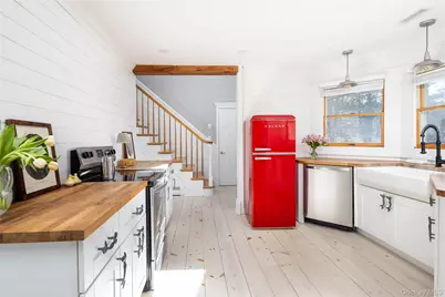 3190 The Long Way Lane, East Marion, NY 11939 - Photo 3