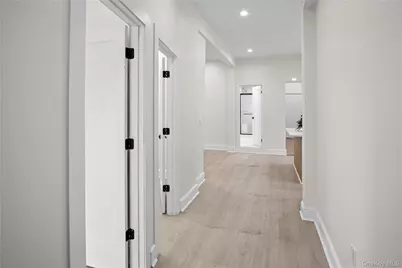 130 S 9th Avenue, Mount Vernon, NY 10550 - Photo 25