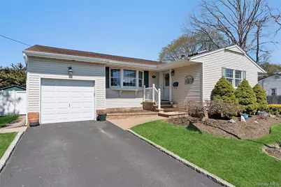 189 N Iowa Avenue, Massapequa, NY 11758 - Photo 1